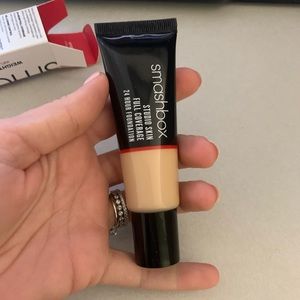 Sephora Smashbox Studio Skin 24 hr foundation